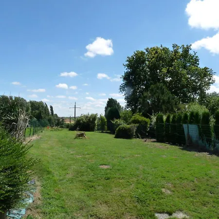 Les Landes Avec Terrasse Et Jardin